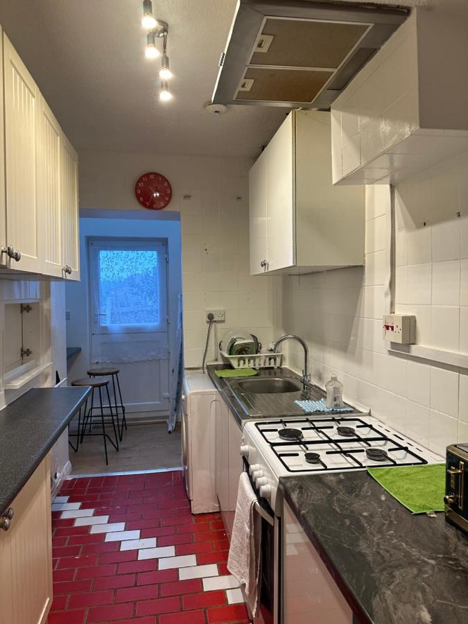 3Rd Studio Flat With Private Toilet And Bathroom Setup For Family Enjoyment 134 Keedonwood Road 布罗姆利 外观 照片
