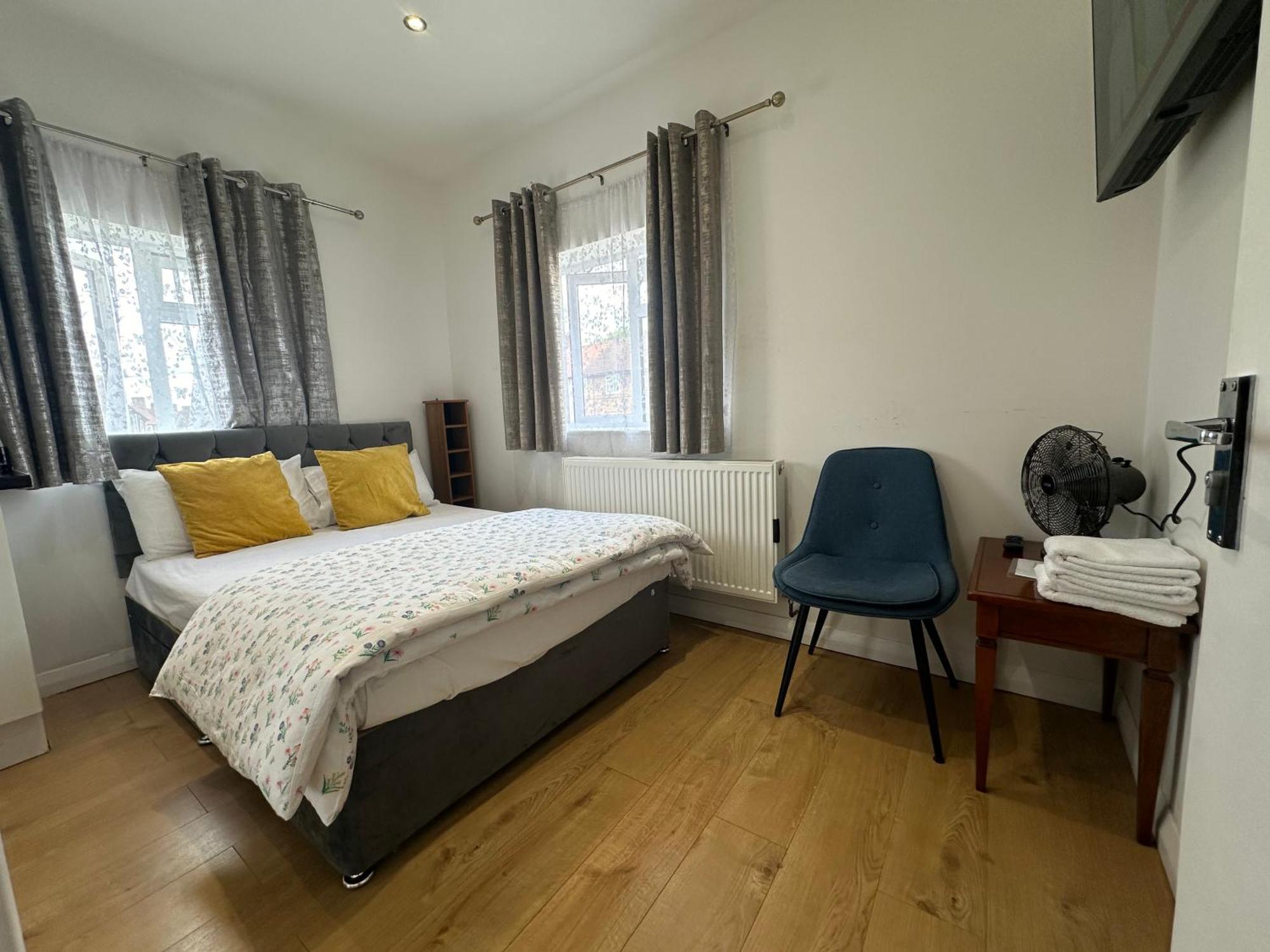 3Rd Studio Flat With Private Toilet And Bathroom Setup For Family Enjoyment 134 Keedonwood Road 布罗姆利 外观 照片